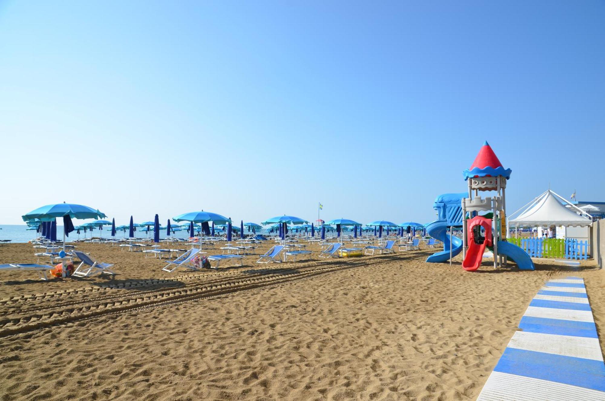 Green Village Eco Resort Lignano Sabbiadoro Exterior photo